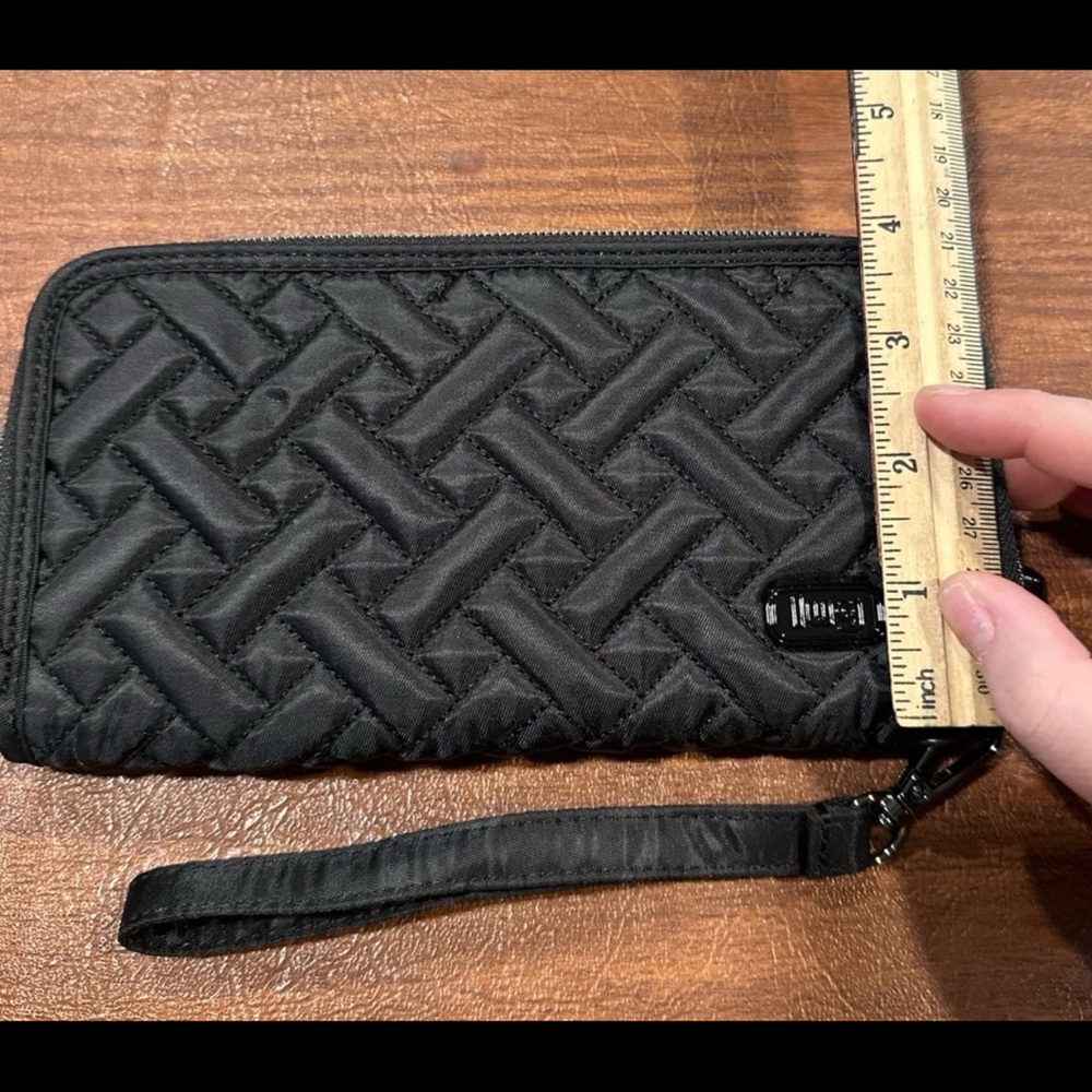 Lug Handspring Wallet - Picture 8 of 8